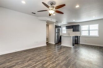 2106 Bennett Ave in Dallas, TX - Building Photo - Building Photo