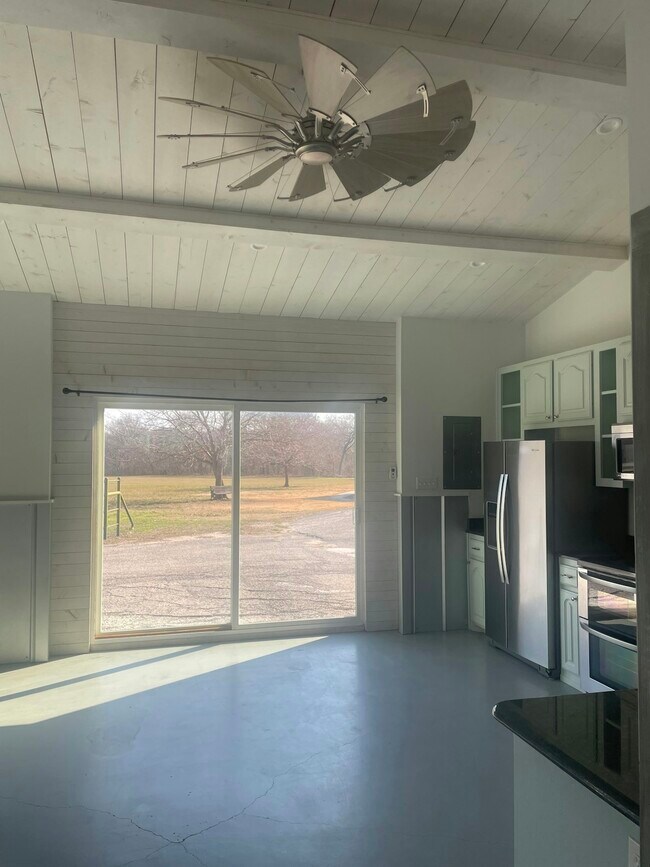 459 Silver Ln in Azle, TX - Building Photo - Building Photo