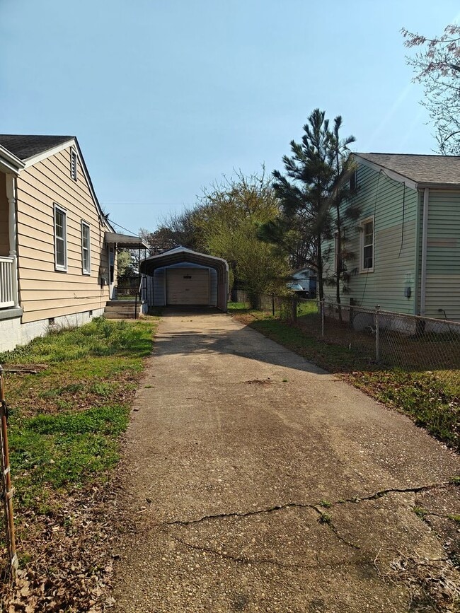 3310 Frank Rd in Richmond, VA - Building Photo - Building Photo