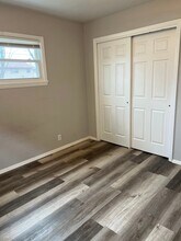 6046 N 61st St in Milwaukee, WI - Foto de edificio - Building Photo