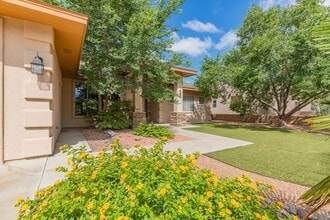 Beautiful Home in the Golf Course Area in Alamogordo, NM - Building Photo - Building Photo