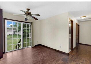 5310 Summer St SE in Prior Lake, MN - Foto de edificio - Building Photo