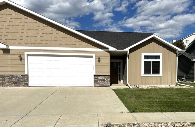 property at 3028 Hoefer Ave