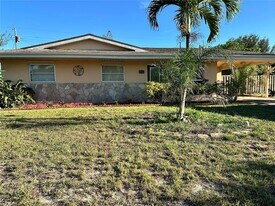 108 SE Soneto Ct in Port St. Lucie, FL - Building Photo