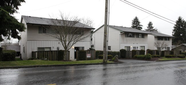 Town Terrace Apartments in Vancouver, WA - Building Photo - Building Photo