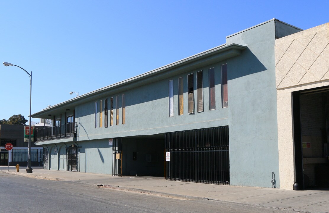 835-847 E Main St in Stockton, CA - Building Photo