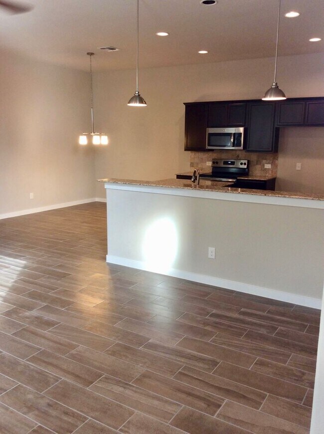112 Hidden Springs Dr in Bastrop, TX - Building Photo - Building Photo
