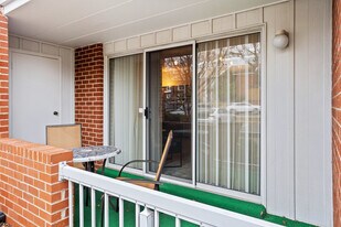 Park Place One Apartments in Philadelphia, PA - Building Photo