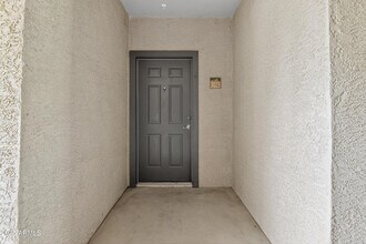 5401 E Van Buren St in Phoenix, AZ - Building Photo - Building Photo