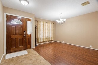 10306 Logan Bridge Ln in Sugar Land, TX - Foto de edificio - Building Photo