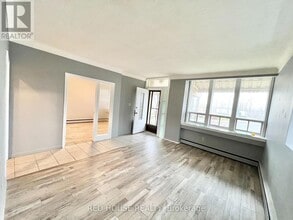 55 John St in Thorold, ON - Building Photo - Building Photo