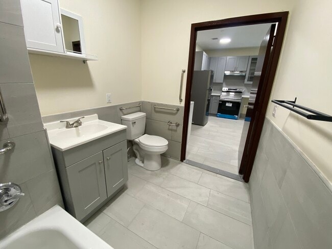 1527 Bryant Avenue in Bronx, NY - Foto de edificio - Building Photo