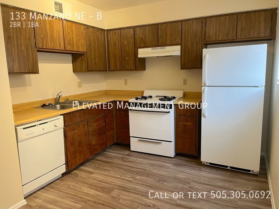 133 Manzano St NE, Unit B in Albuquerque, NM - Building Photo