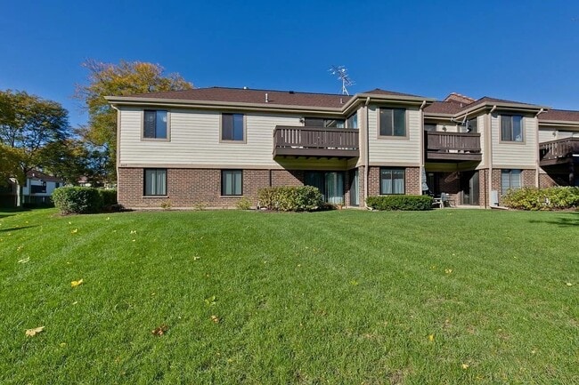 867 E Carriage Ln in Palatine, IL - Building Photo - Building Photo