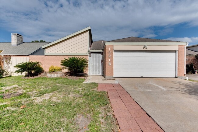 13218 Avonshire Dr