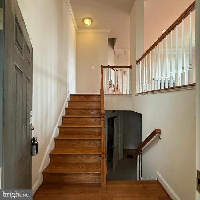 property at 7200 Phelps Hill Ct