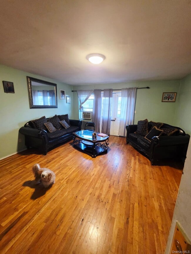 93-26 197th St in Queens, NY - Building Photo - Building Photo