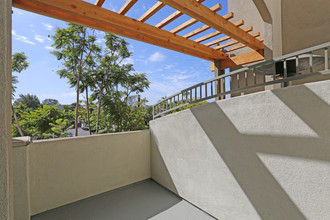 Mission Hills Commons in San Diego, CA - Building Photo - Interior Photo