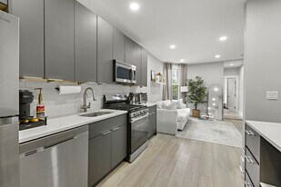 101 Zabriskie St in Jersey City, NJ - Building Photo
