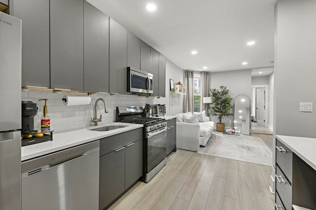 101 Zabriskie St