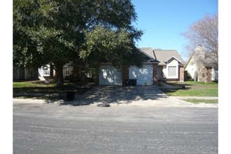 8903 Shadow Wood Ln in Converse, TX - Building Photo - Building Photo