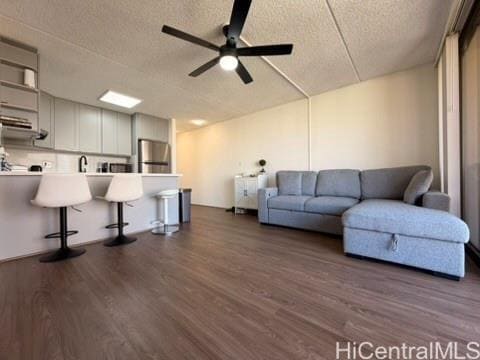 property at 411 Hobron Ln