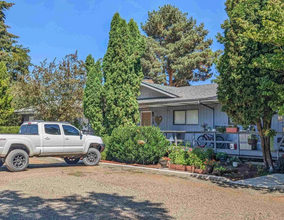 Loucks Way in Brownsville, OR - Building Photo - Building Photo