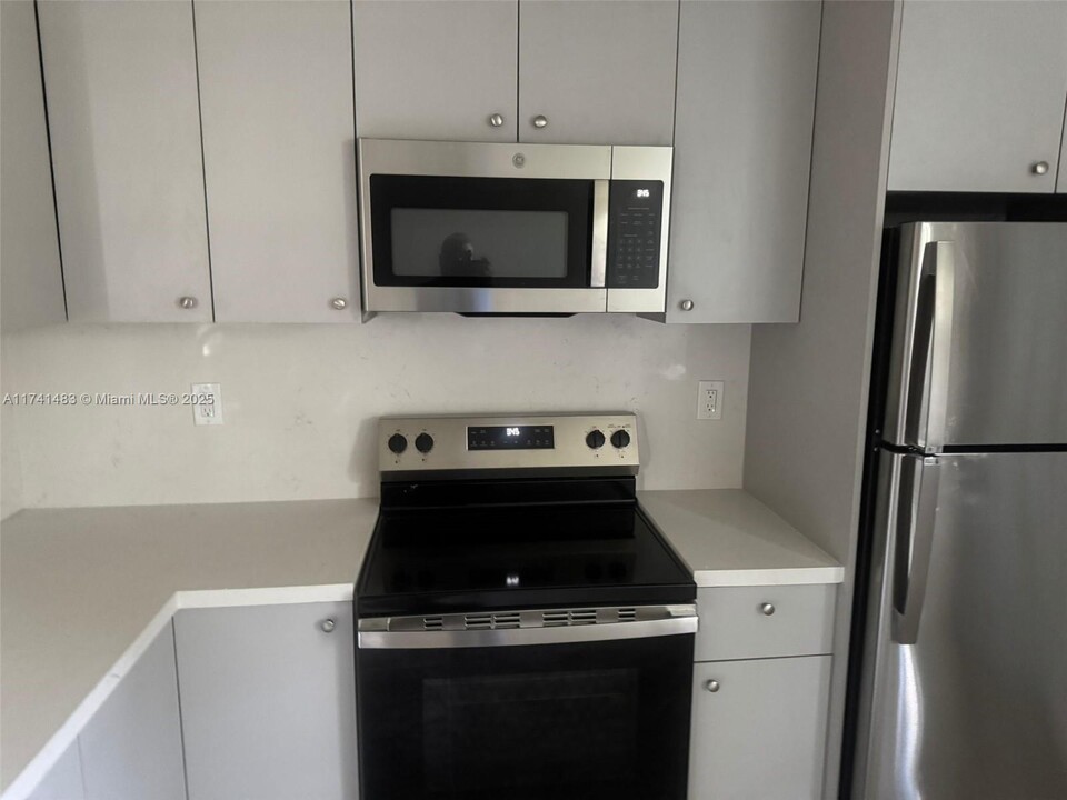 1171 NW 99th St-Unit -1171 in Miami, FL - Building Photo