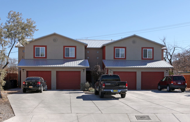 512 Madison Pl NE in Albuquerque, NM - Building Photo - Building Photo