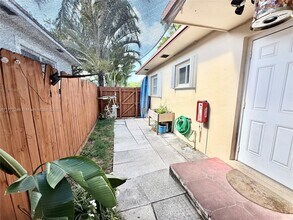 825 S 20th Ave, Unit b in Hollywood, FL - Building Photo - Building Photo