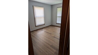 902 Shup St in Newton, IL - Building Photo - Building Photo