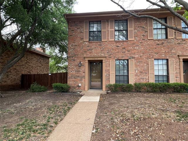 7417 Kingswood Dr