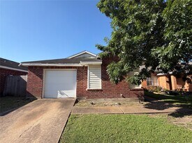 7735 Sign St in Missouri City, TX - Building Photo