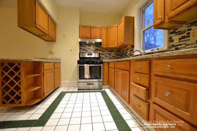 8 Woodmont St, Unit 1