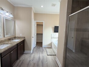 8002 Brandon St in Houston, TX - Building Photo - Building Photo