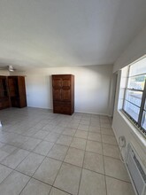 39 Cambridge E in West Palm Beach, FL - Building Photo - Building Photo