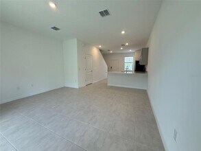 3085 Skyline Lp in Kissimmee, FL - Building Photo - Building Photo