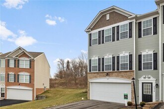 2858 Canterbury Dr in Imperial, PA - Building Photo - Building Photo