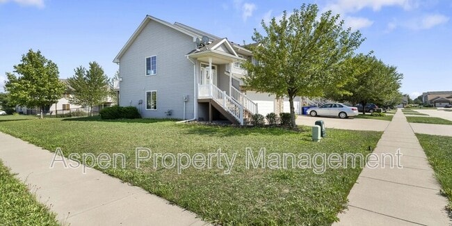 482 N Mckenzie Ln in North Liberty, IA - Building Photo - Building Photo