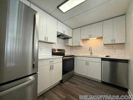 55 Hill Rd, Unit 209 in Belmont, MA - Building Photo