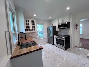 141 Boyd St in Winchester, CT - Building Photo - Building Photo