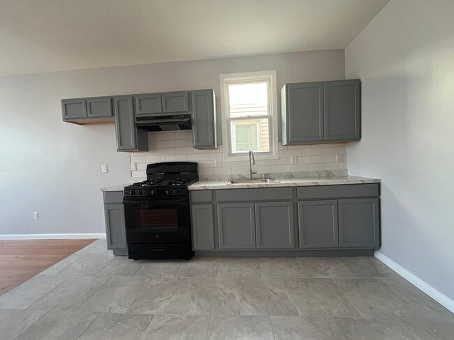 154 Terhune Ave, Unit 6 in Jersey City, NJ - Building Photo - Building Photo