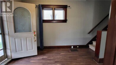 17 Theresa St in Kitchener, ON - Building Photo - Building Photo