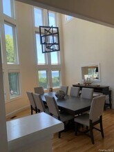 45 Romana Dr in Hampton Bays, NY - Foto de edificio - Building Photo