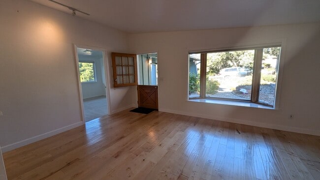 1207 Shafter Ave in Pacific Grove, CA - Building Photo - Building Photo