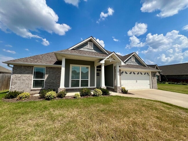 property at 9007 Hawthorne Ln