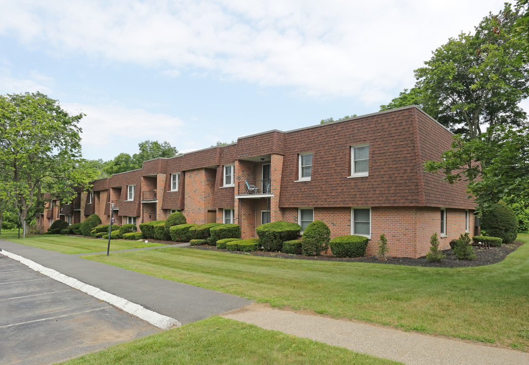 Maple Manor in Delmar, NY - Building Photo