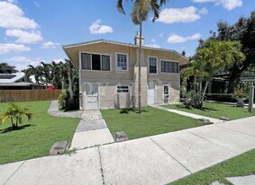 1615 Evans Ave in Ft. Myers, FL - Building Photo