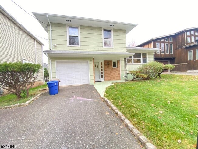 2347 Morse Ave in Scotch Plains, NJ - Building Photo - Building Photo