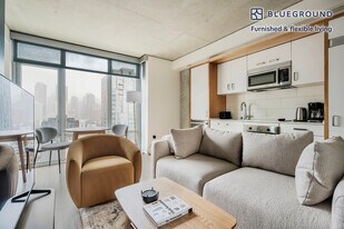 225 Cedar St in Seattle, WA - Building Photo